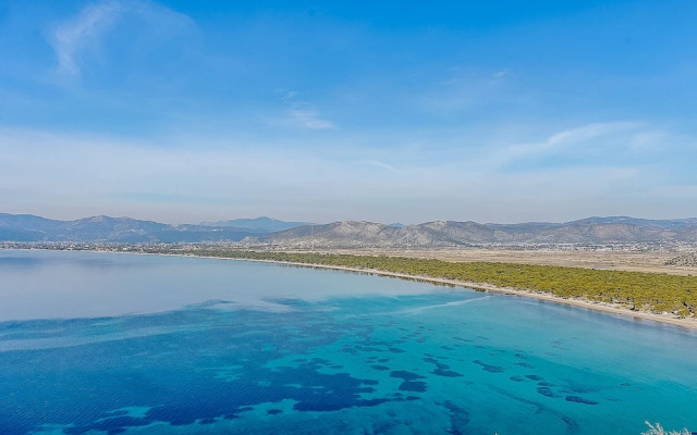 Impeccable 1-bed Apartment in Schinias Beach