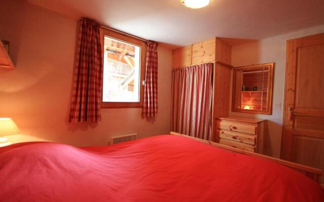 Le Miou: hameau des Chazals Nevache Hautes Alpes