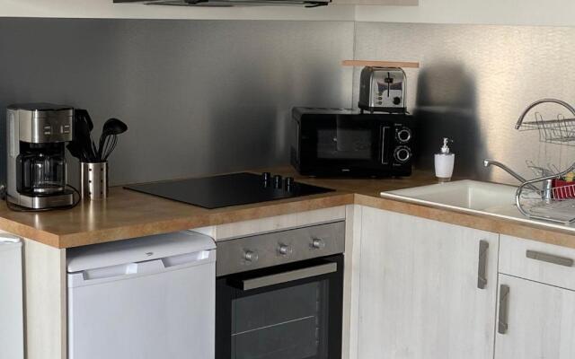 Grand studio confortable et spacieux avec terrasse