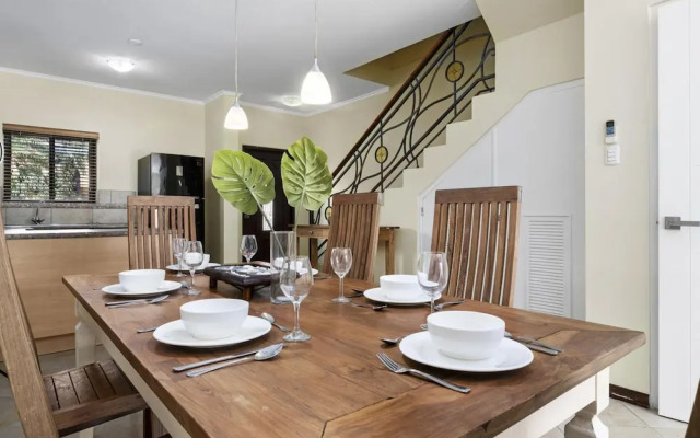 2br3ba Townhome Gold Coast Pool Tennis Gym