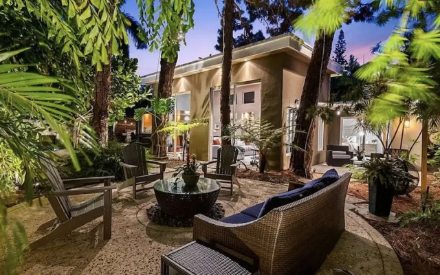 Wilton Manors Stunning Gated Oasis