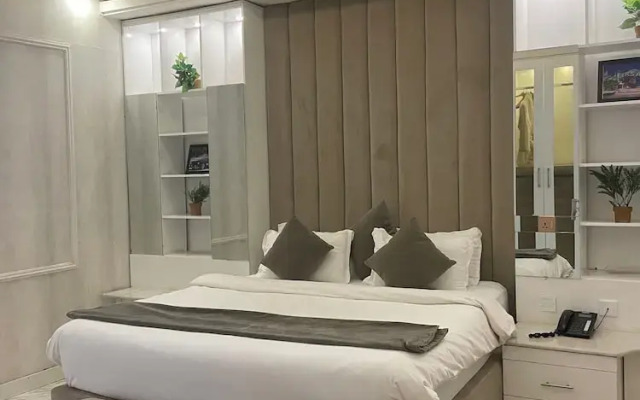 The Palms Hotel