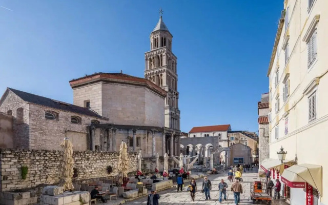 Impeccable 1-bed Apartment in Center of Split