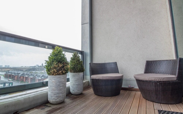 Stunning 3 BR Penthouse Apartment, River View