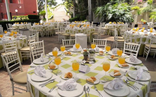 HS HOTSSON Hotel Leon