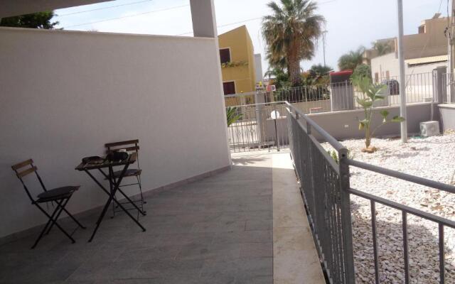 Eryx Apartments