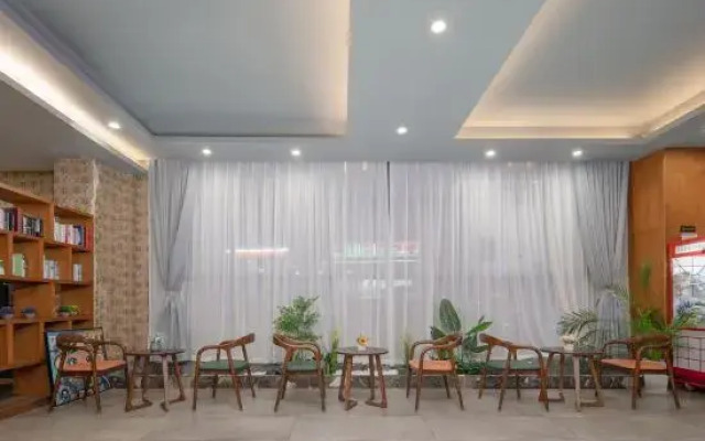 James Joyce Coffetel Hotel Guangzhou South Railway Qifu Xincun Branch