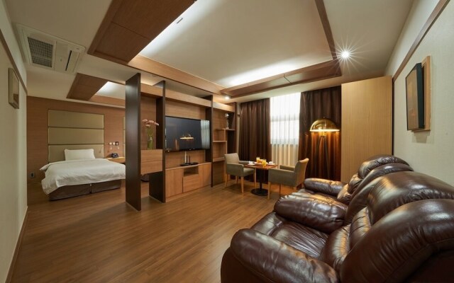 Gyeongju Tourist GG Hotel