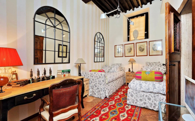 Town House - Treasurerome Collection