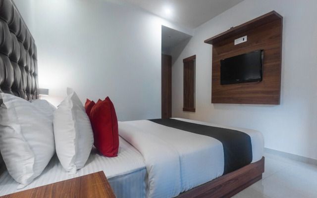 Capital O 29025 Hotel Seven Olive