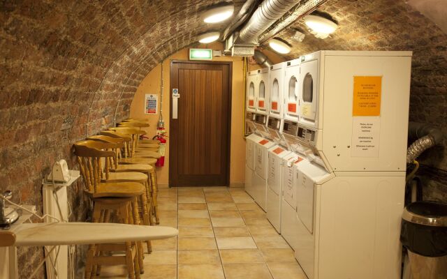 Isaacs Hostel