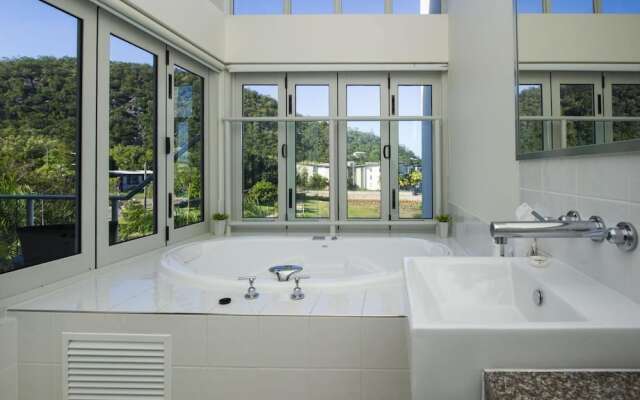 Beachside Apartment 10