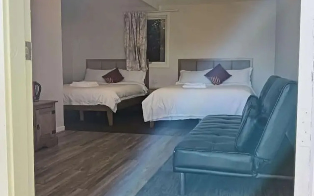 2 double and 1 sofa beds chalet 7D