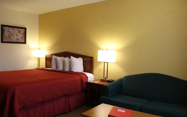 Econo Lodge Inn & Suites Lodi - Wine Country Area
