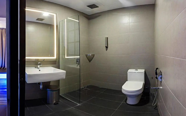 Roomies Suites