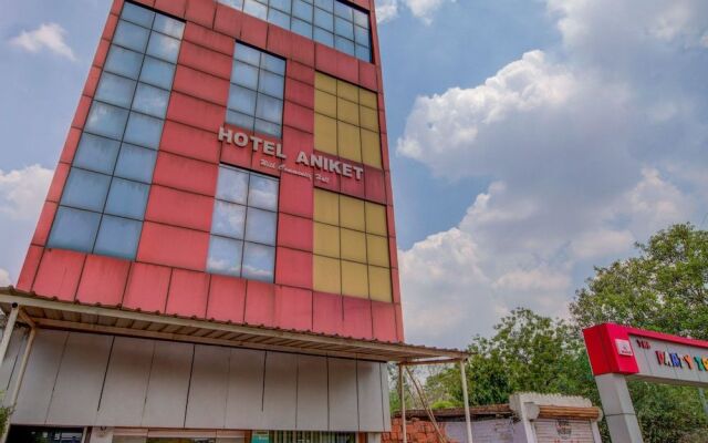 OYO 13490 Hotel Aniket