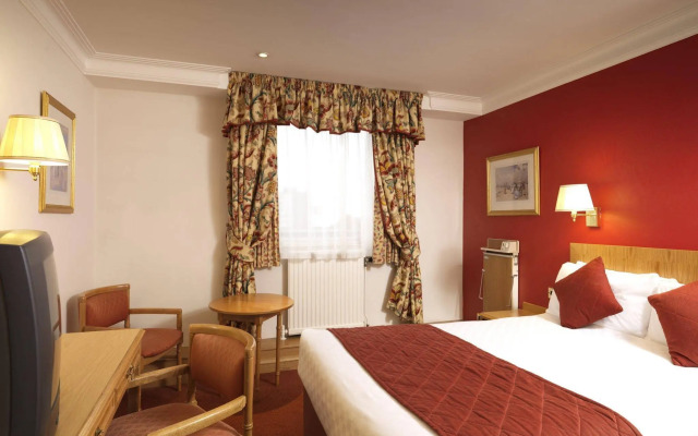 The Royal Angus Hotel