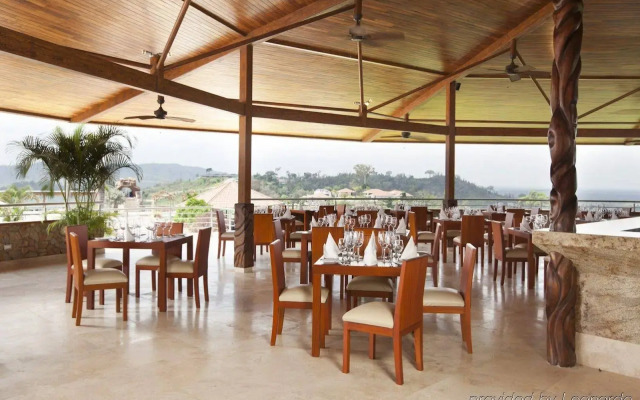 Hillary Nature Resort Spa