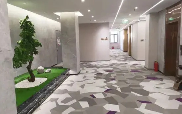 Gongzhuling Huayi Hotel