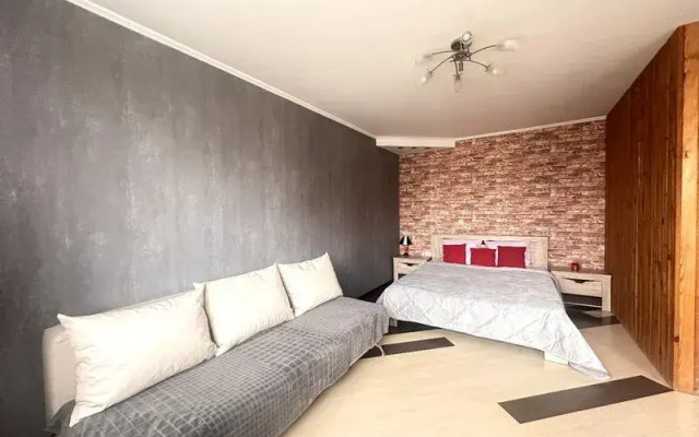 Апартаменты 72 квадратных метра на улице Коммунаров, д.4