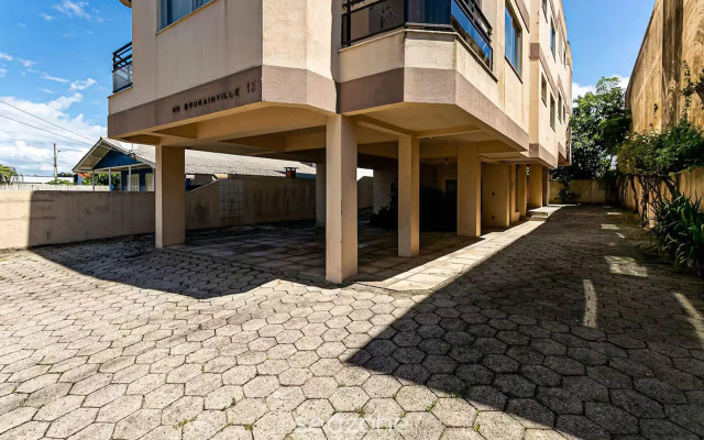 Apto com churrasqueira a 750m da praia BOU201