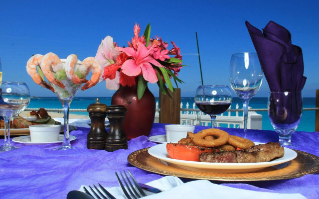 Paradise Island Beach Club by RedAwning