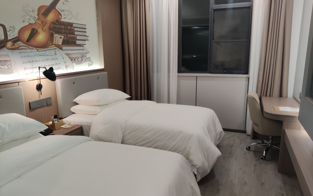 Shenqiu Vienna 3 Hotel