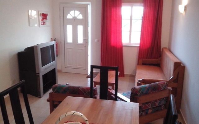 Inviting 2-bed Apartment in Albufeira