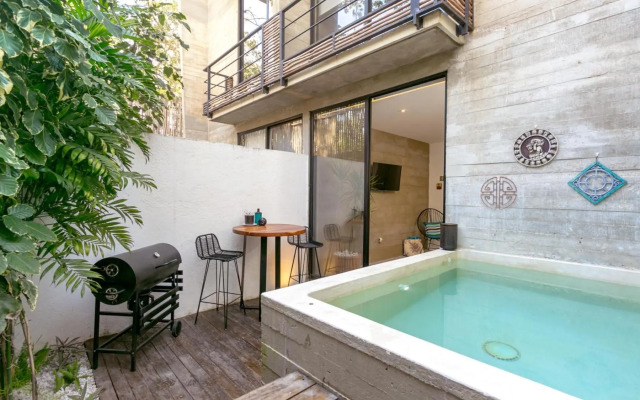 Apartment with private plunge pool at Madara Tulum