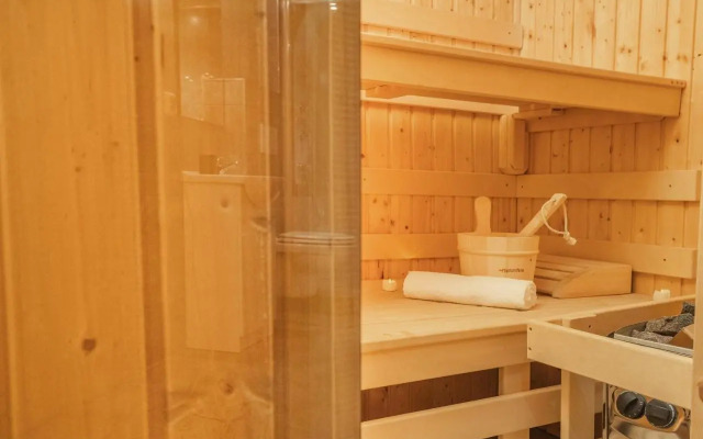 Wellness studio! Finnish sauna, Whirlpool, Gym & more!