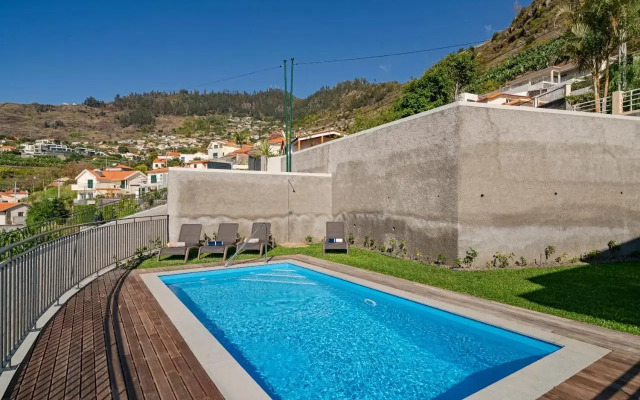 Casa Amaro Sunset by OurMadeira