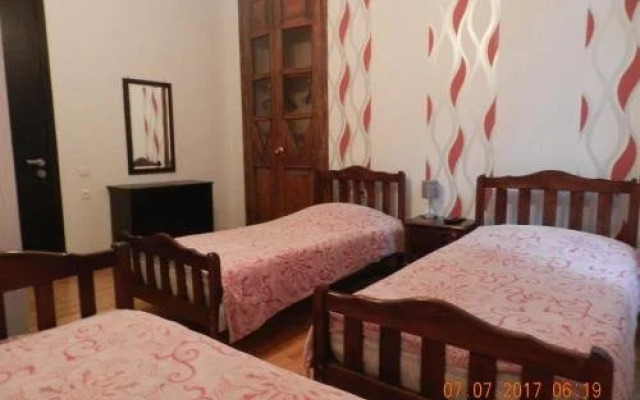 Room 404 Guest House