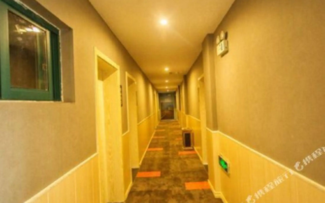 Junyi Hotel (Huangshan Tunxi Old Street)