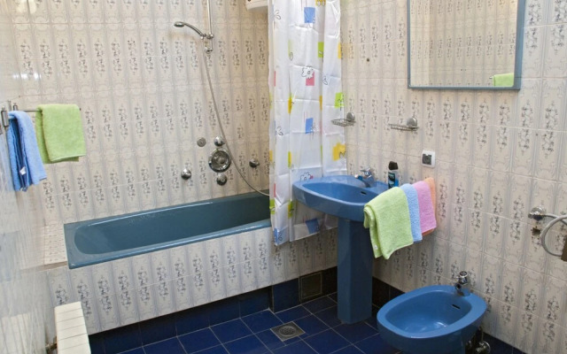 Traveler's Hostel & Apartments