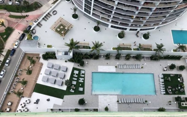 One Bedroom Apartment in Skyrise