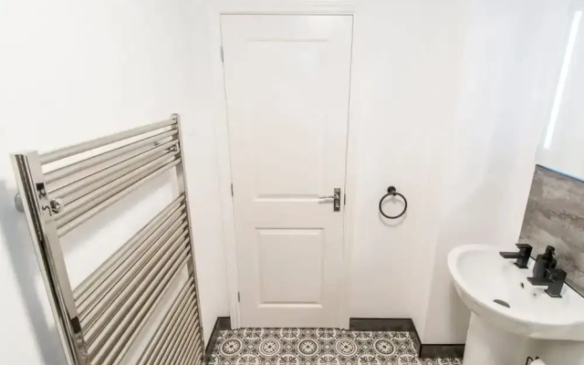 Host Stay Polwell Road