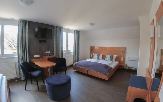 Hotel & Gästehaus Im Ziegelweg garni