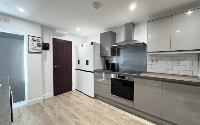 Housesleeps10-5bed- Citystay-parking-tv