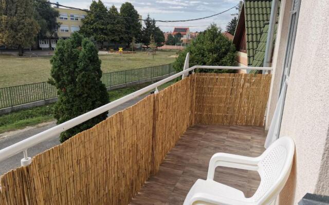 Zoli Apartmanok-Balcony Kölcsey 32