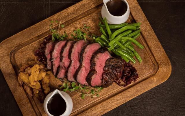 Commodore Airport Hotel