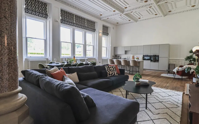 The Wilfred Suite Stone Cross Mansion