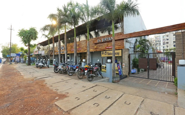 OYO 4939 Hotel Highway Inn