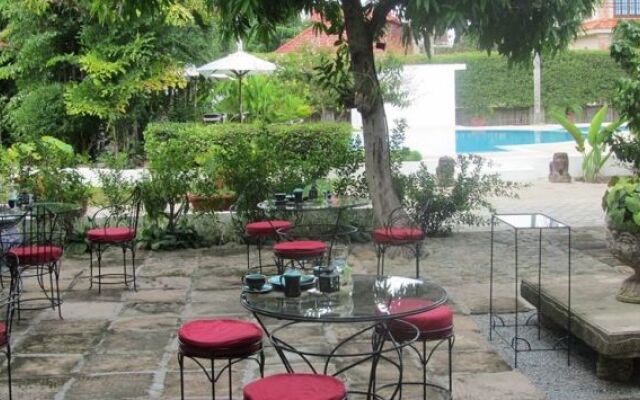 Les Bambous Luxury Hotel