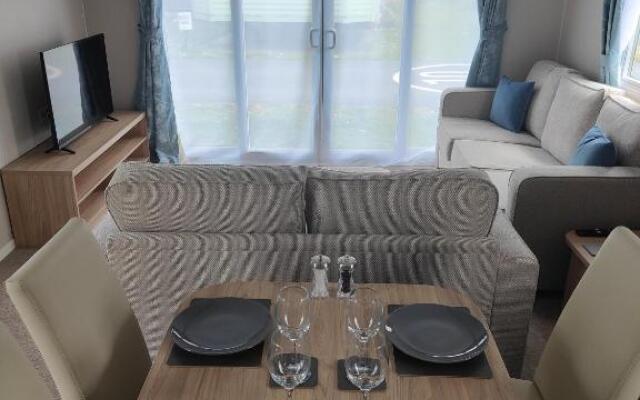 Static caravan J2, The fairway holiday park