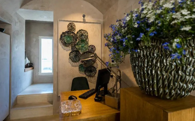 Al Console Luxury Suite