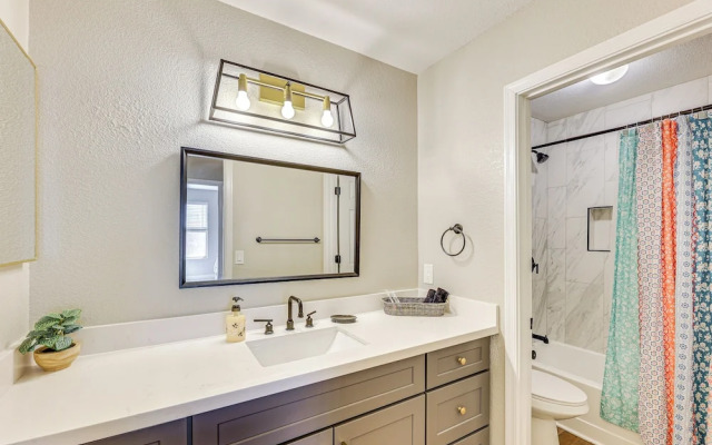 Centrally Located Gilbert Home: Patio & Grill!