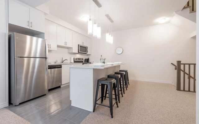 Extravagant Brand New Town House