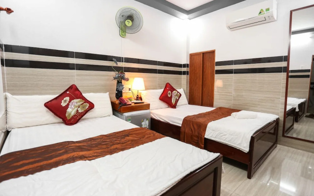 Ly Ly Hotel