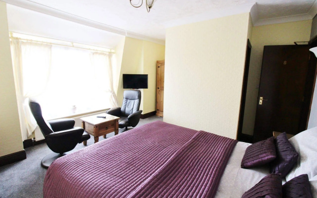 Maluth Lodge