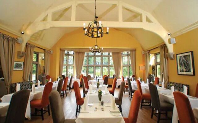 Hare And Hounds Hotel